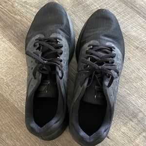 Nike Mens Size 11, Black